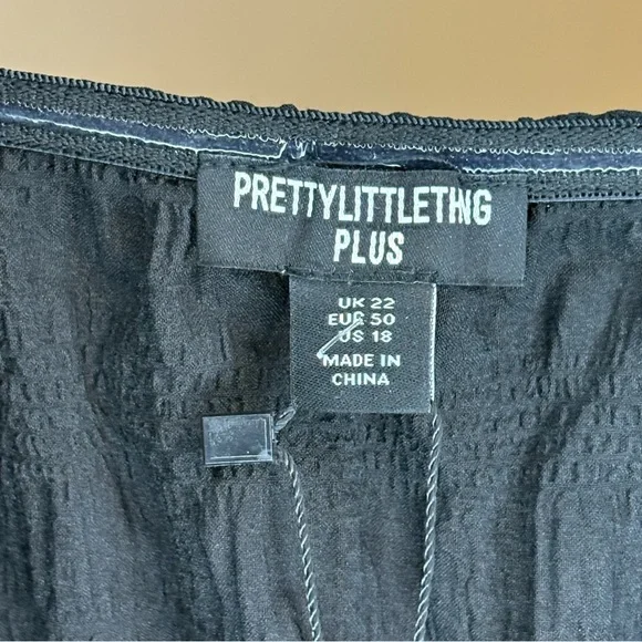 PrettyLittleThing NWT Black PuffSleeve Textured V-Bar Bodycon Mini Dress Size 18 - Picture 9 of 12